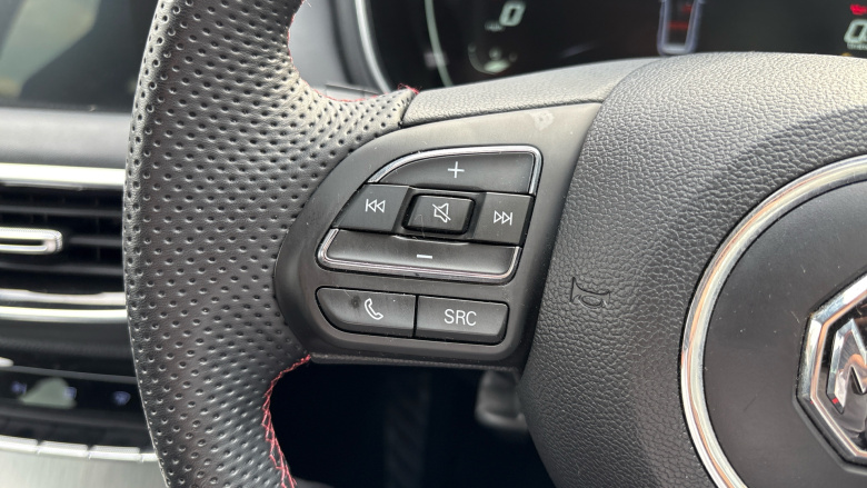 MG HS 1.5 T-GDI Trophy 5dr Petrol Hatchback